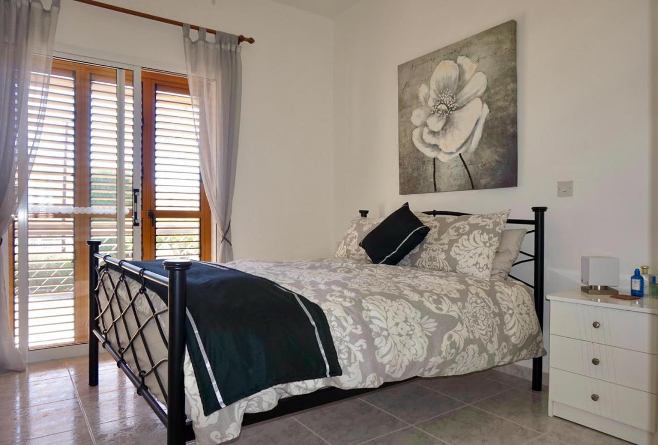 Eva Gardens - Lower Peyia Apartment Paphos
